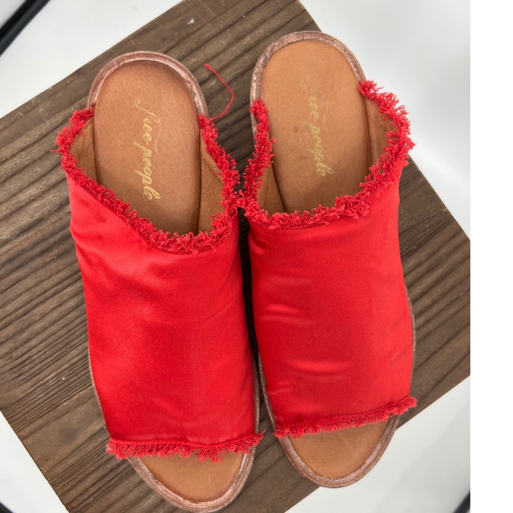 Free People Riley Red Satin Frayed Slide Sandals Mules Made in Spain Size 41 - Picture 3 of 7